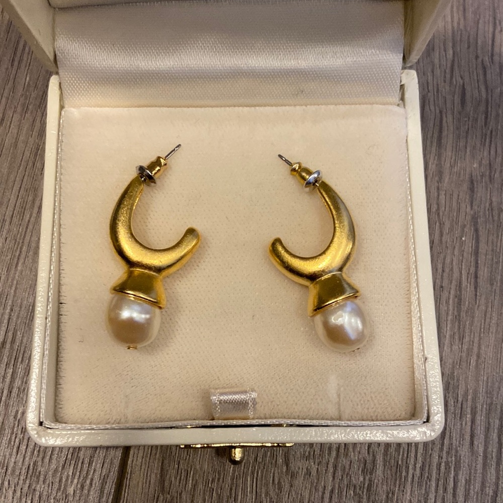 Gold and pearl drop earrings